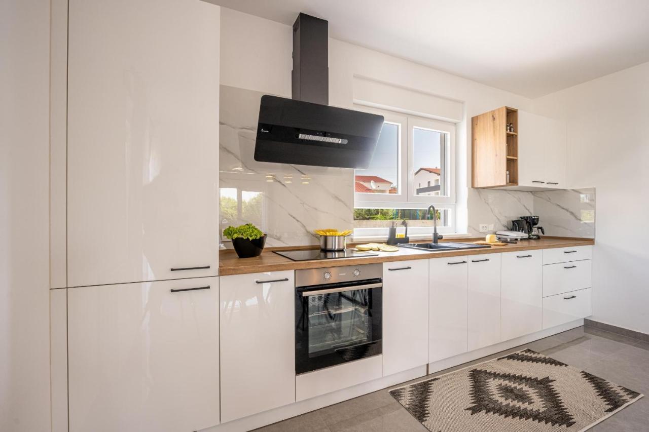 Domus Alba Apartments Pula Luaran gambar
