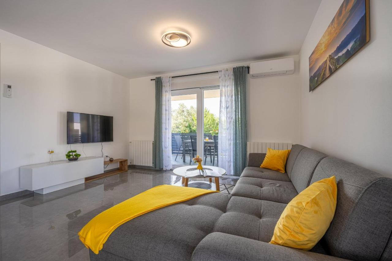 Domus Alba Apartments Pula Luaran gambar