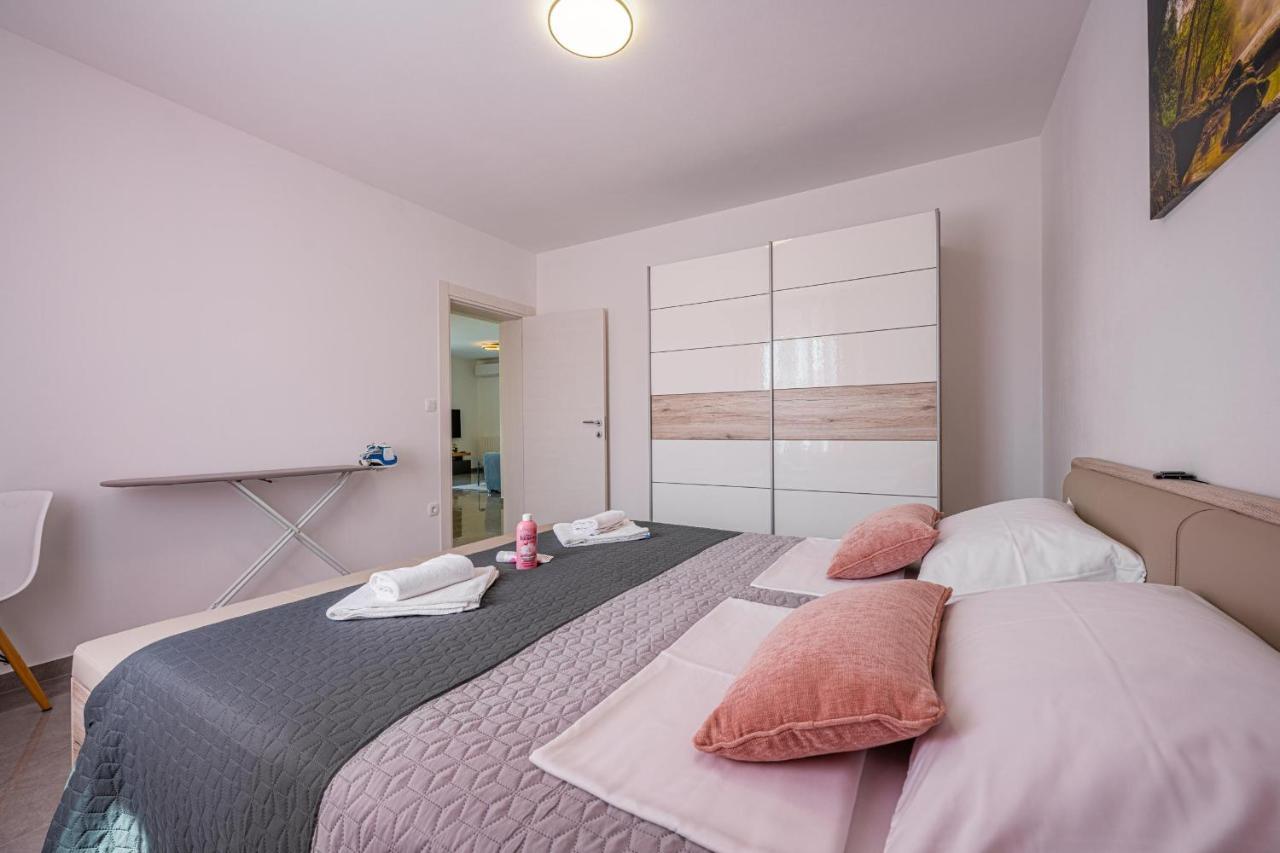 Domus Alba Apartments Pula Luaran gambar
