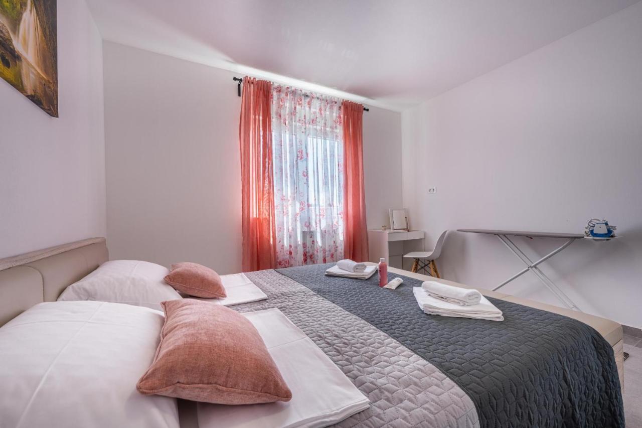 Domus Alba Apartments Pula Luaran gambar