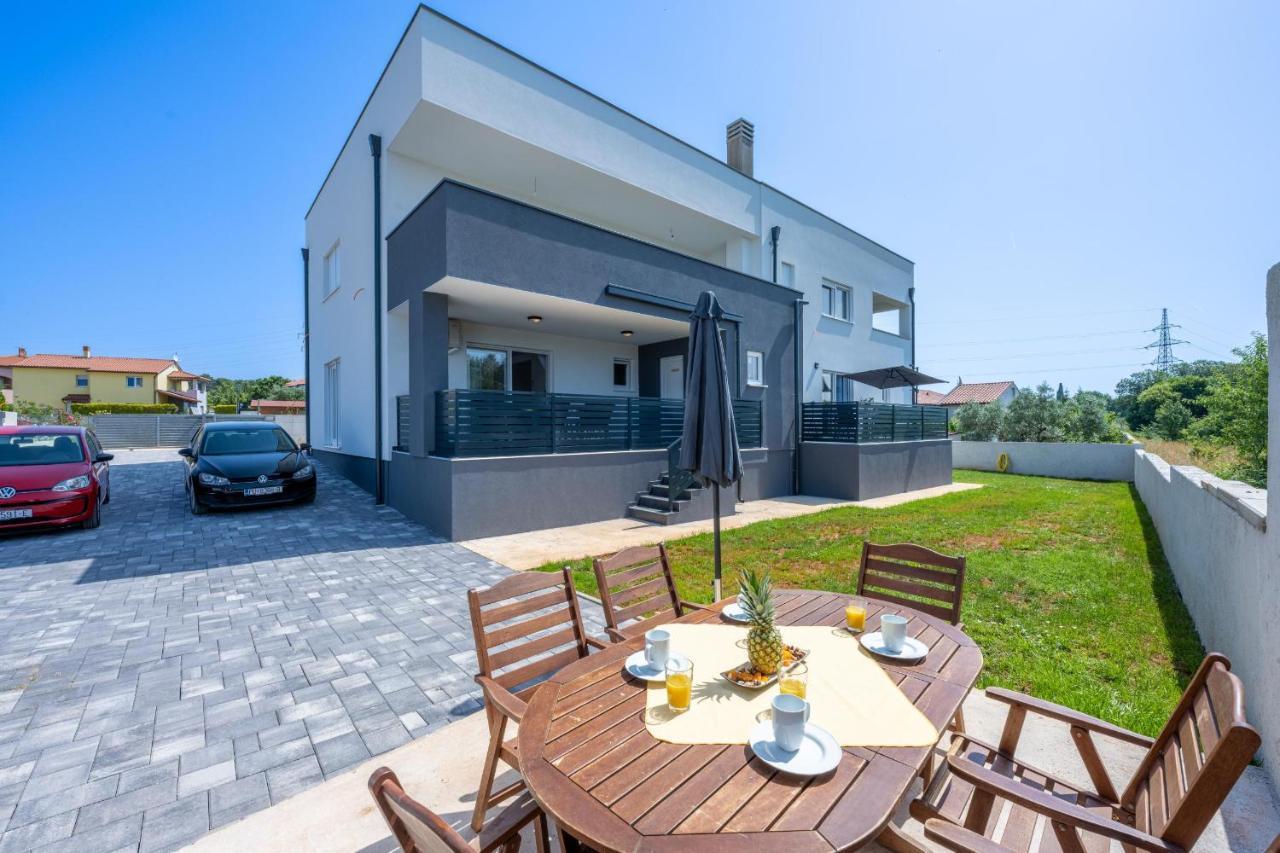 Domus Alba Apartments Pula Luaran gambar