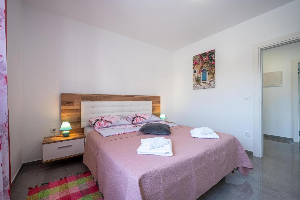 Domus Alba Apartments Pula Luaran gambar