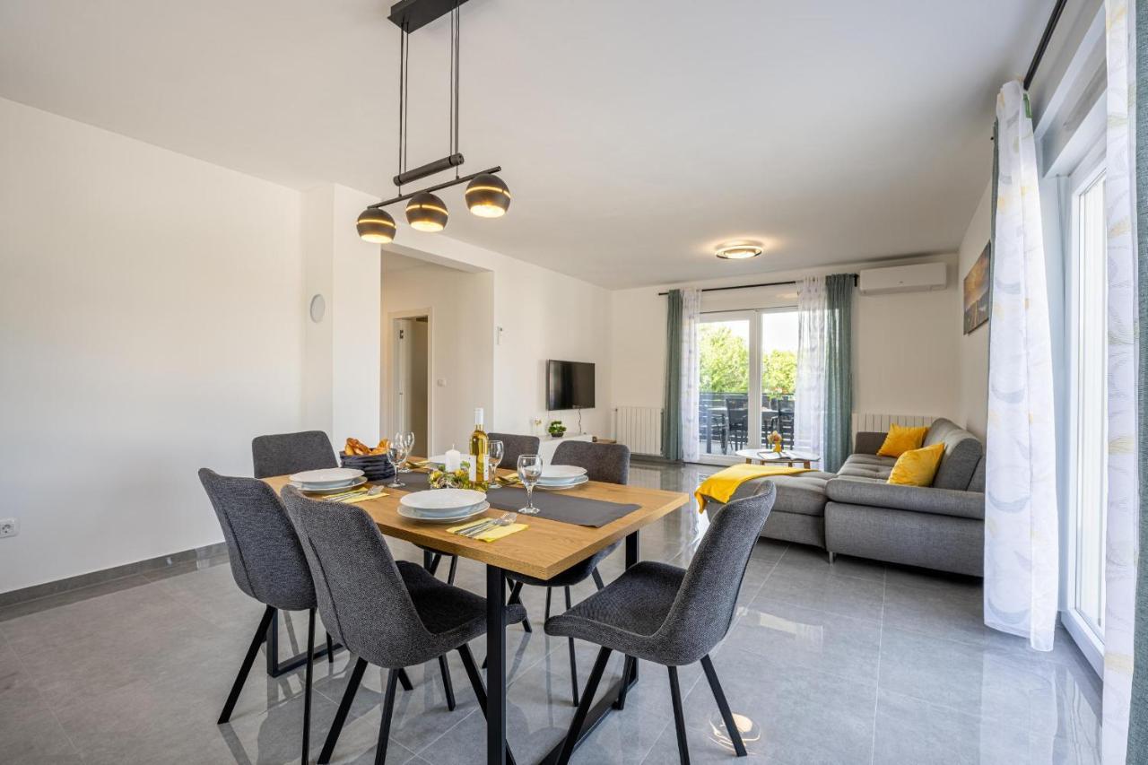 Domus Alba Apartments Pula Luaran gambar